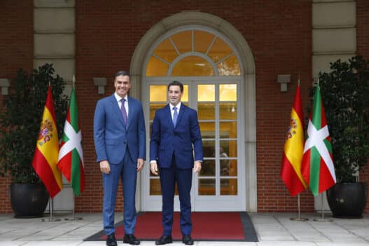 Imágenes de la reunión del presidente del Gobierno, Pedro Sánchez, con el lehendakari, Imanol Pradales | Pool Moncloa/Jorge Villar y Javier de Amescua - 27.03.2026