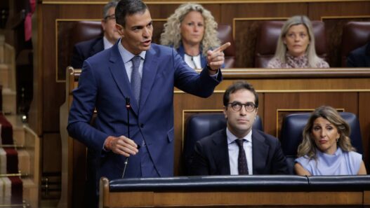 Pedro Sánchez interviene desde la tribuna del Congreso de los Diputados.
