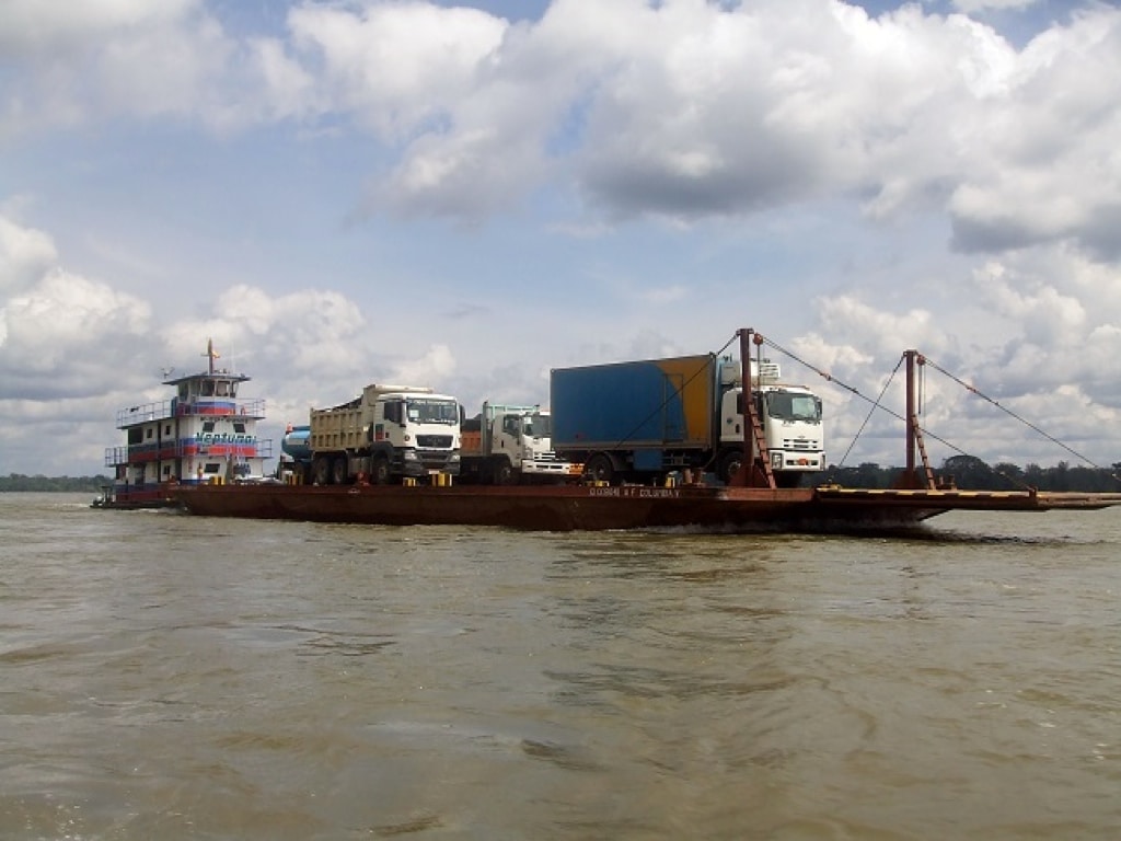 Camiones son transportados al PNY para introducirlos en los Bloques de extracción.
